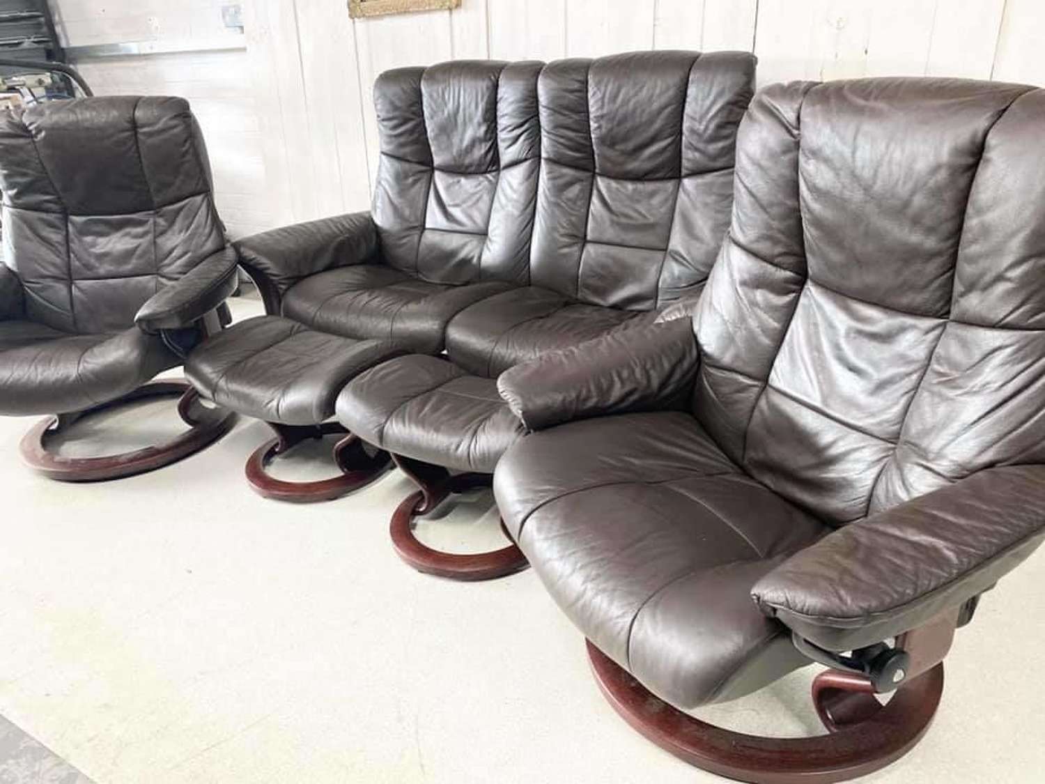 Ekornes Leather Sofa and 2 Chairs with Footstools