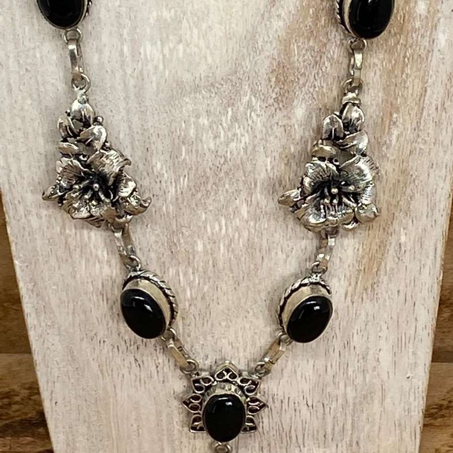 Pretty Silver Necklace