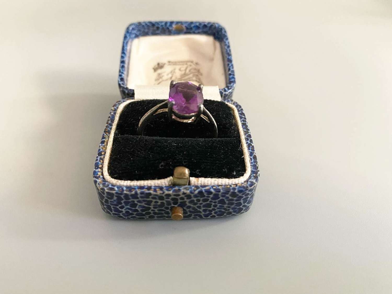 Beautiful Silver and Amethyst Ring Size P