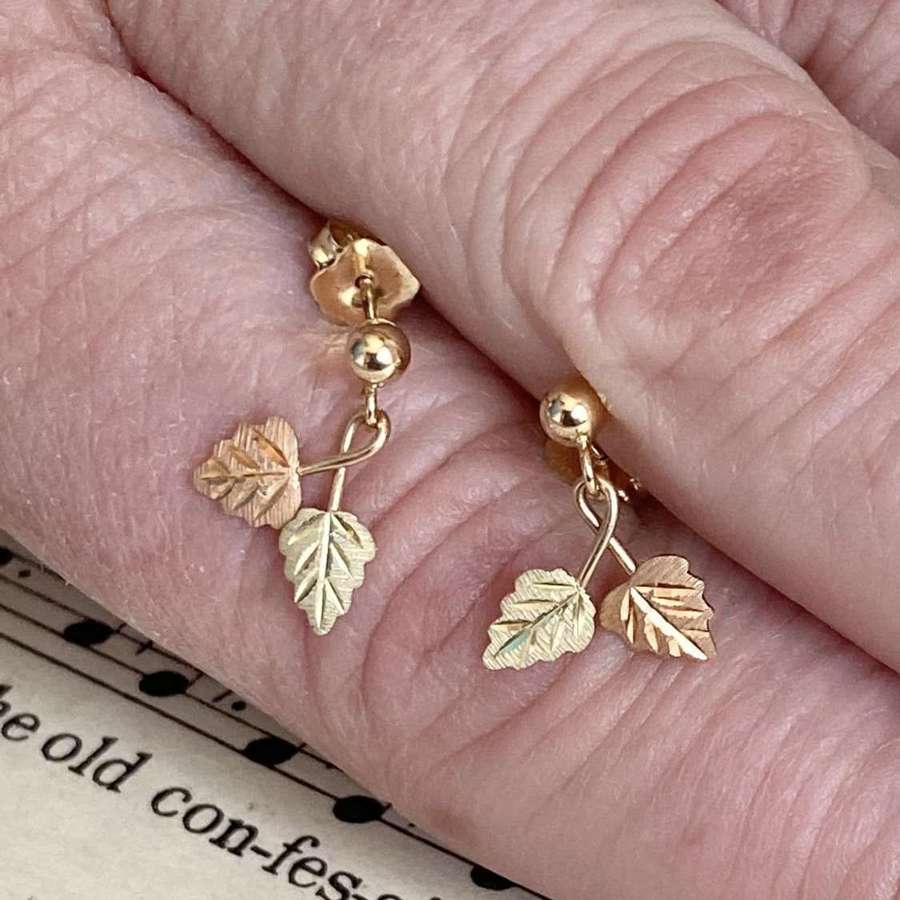 Pretty 14ct and 10ct Gold Earrings