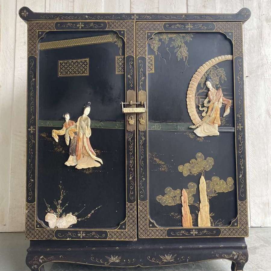 Chinese Oriental Laqured Cabinet